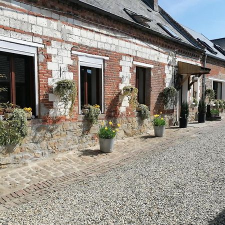 Lola Lägenhet Montigny-Sur-Crecy Exteriör bild