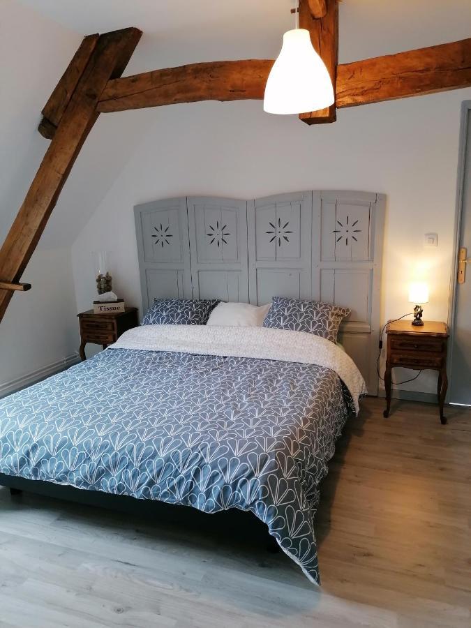 Lola Lägenhet Montigny-Sur-Crecy Exteriör bild