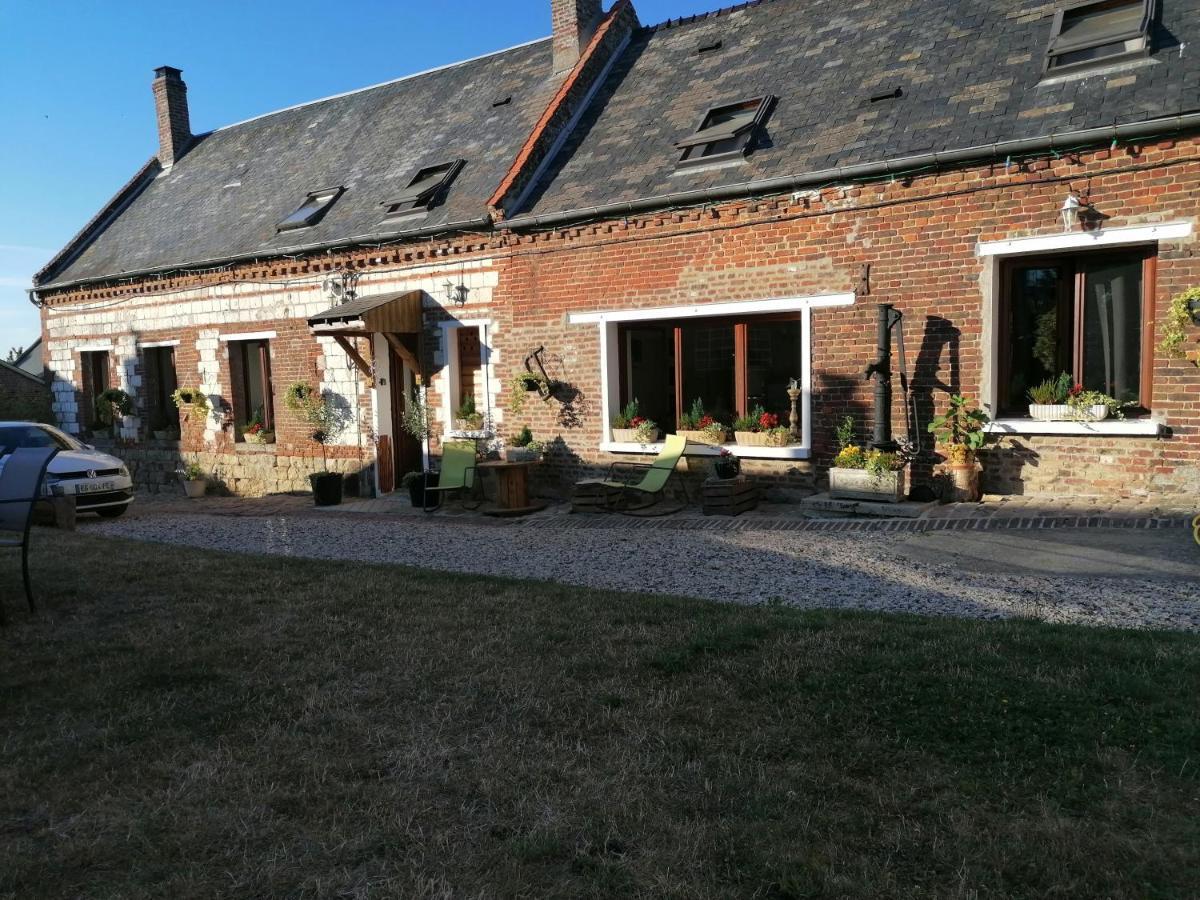 Lola Lägenhet Montigny-Sur-Crecy Exteriör bild