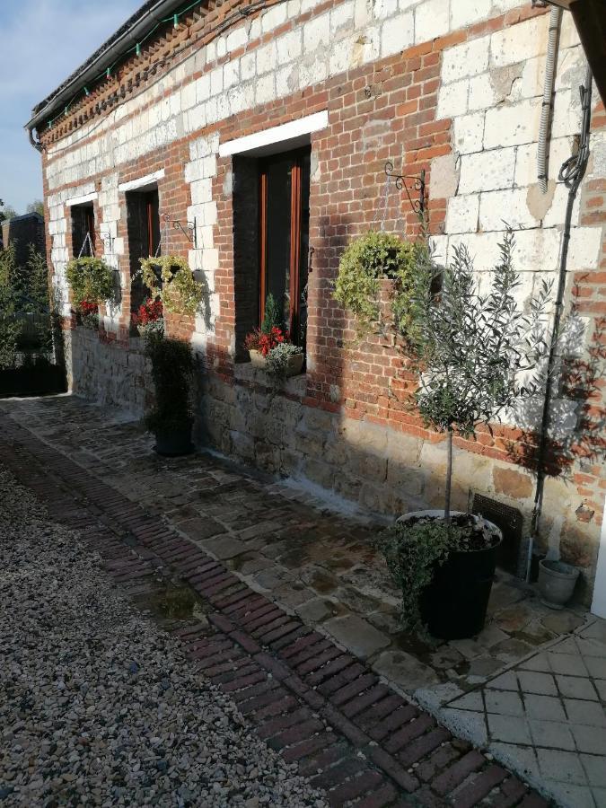 Lola Lägenhet Montigny-Sur-Crecy Exteriör bild
