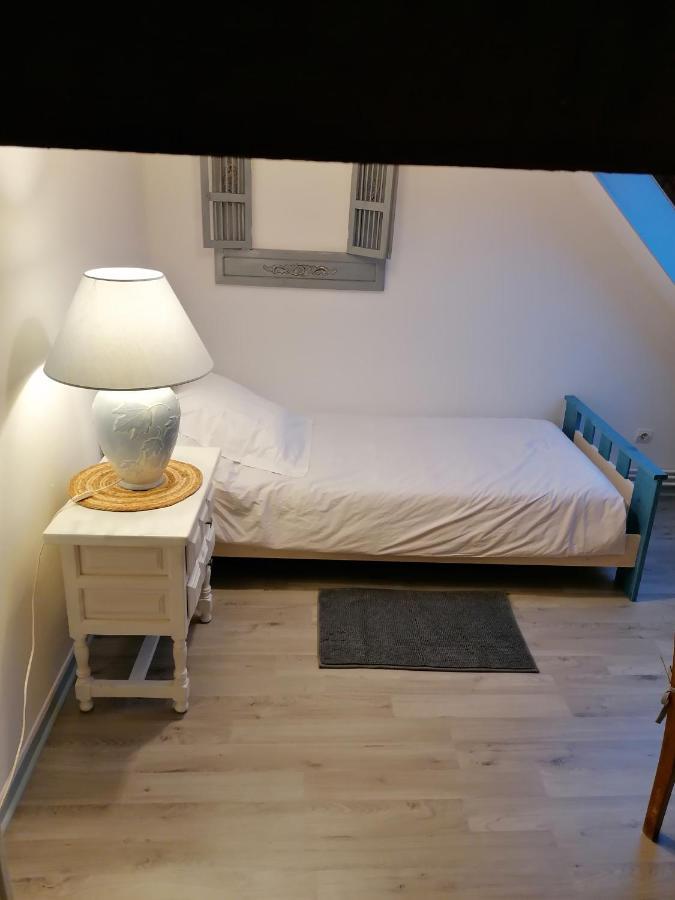 Lola Lägenhet Montigny-Sur-Crecy Exteriör bild