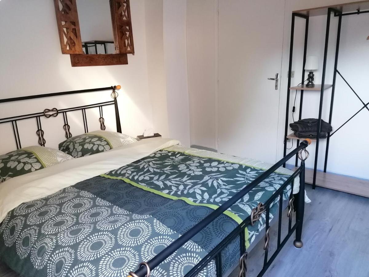 Lola Lägenhet Montigny-Sur-Crecy Exteriör bild