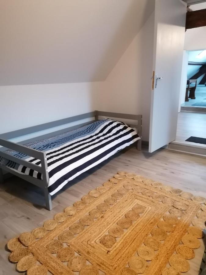 Lola Lägenhet Montigny-Sur-Crecy Exteriör bild