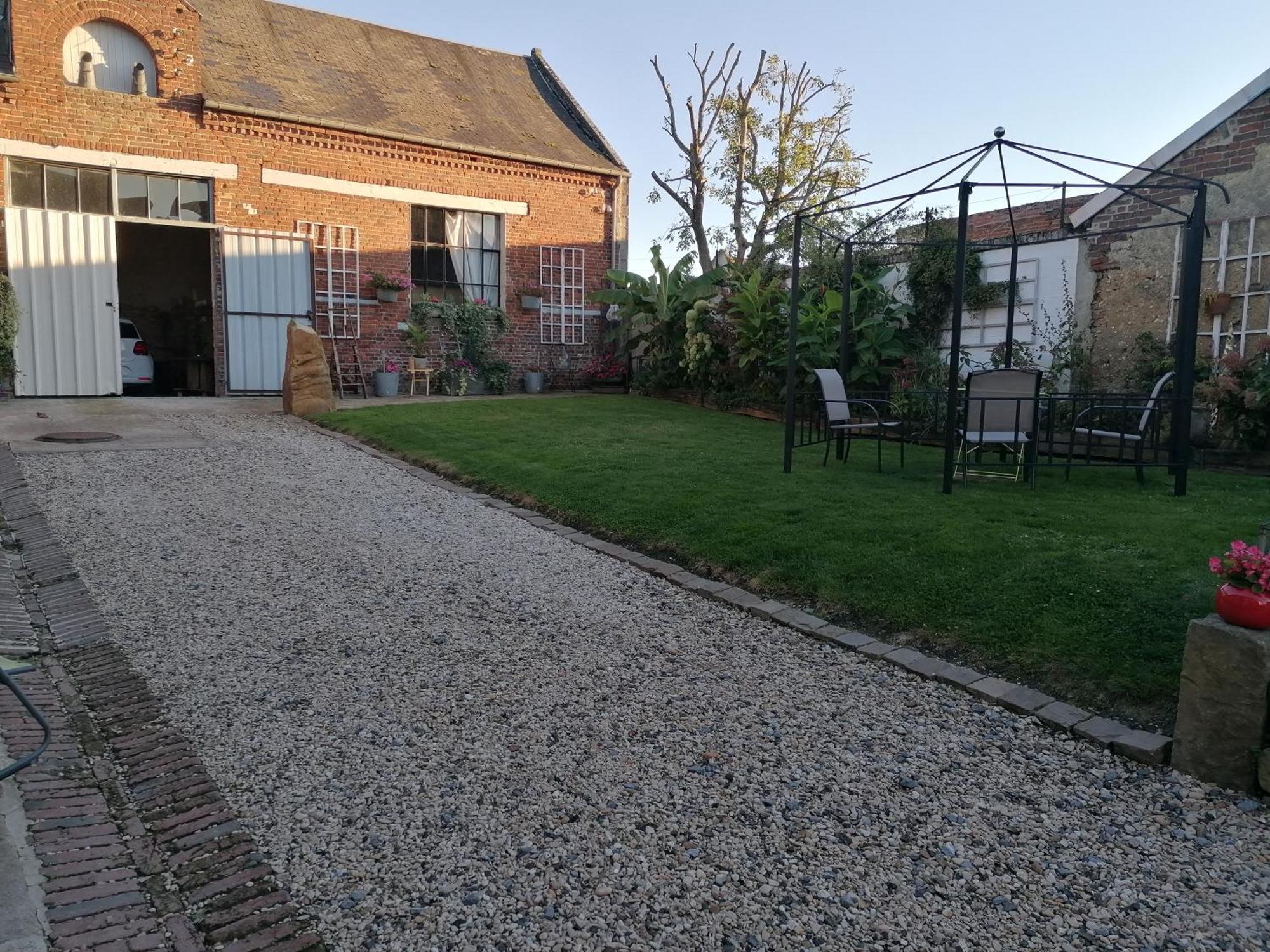 Lola Lägenhet Montigny-Sur-Crecy Exteriör bild