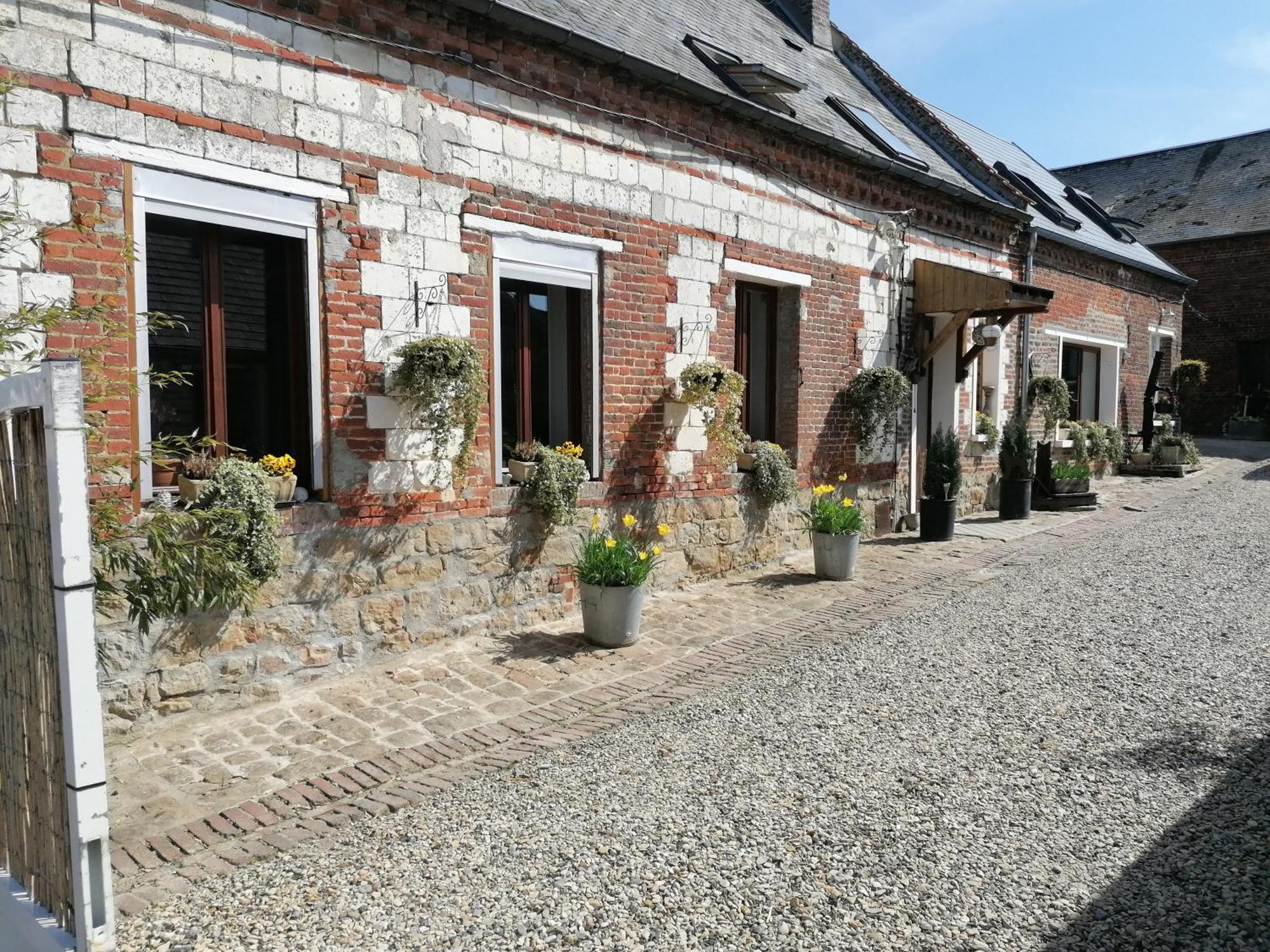 Lola Lägenhet Montigny-Sur-Crecy Exteriör bild
